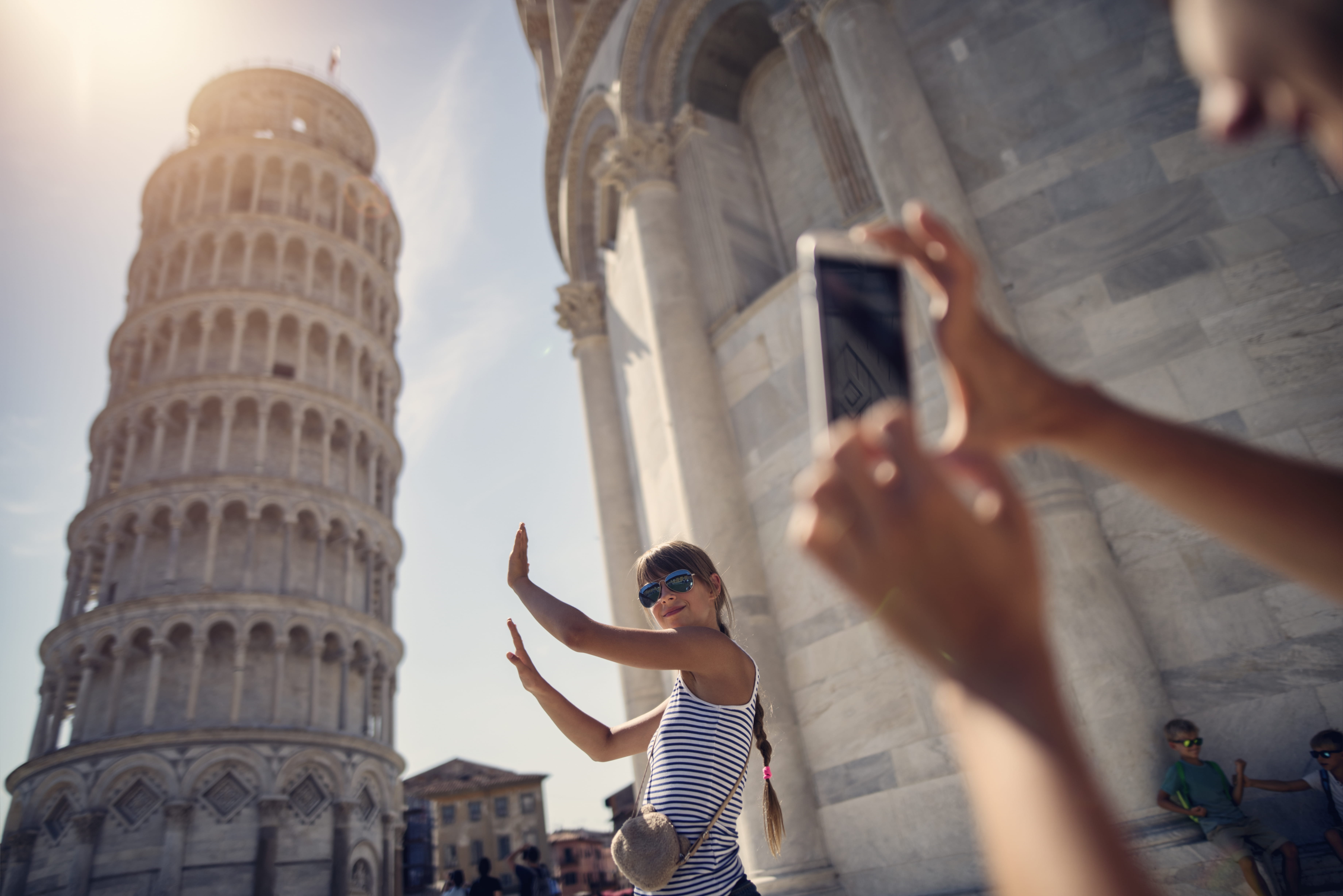 Turistbillede foran Det Skæve Tårn i Pisa