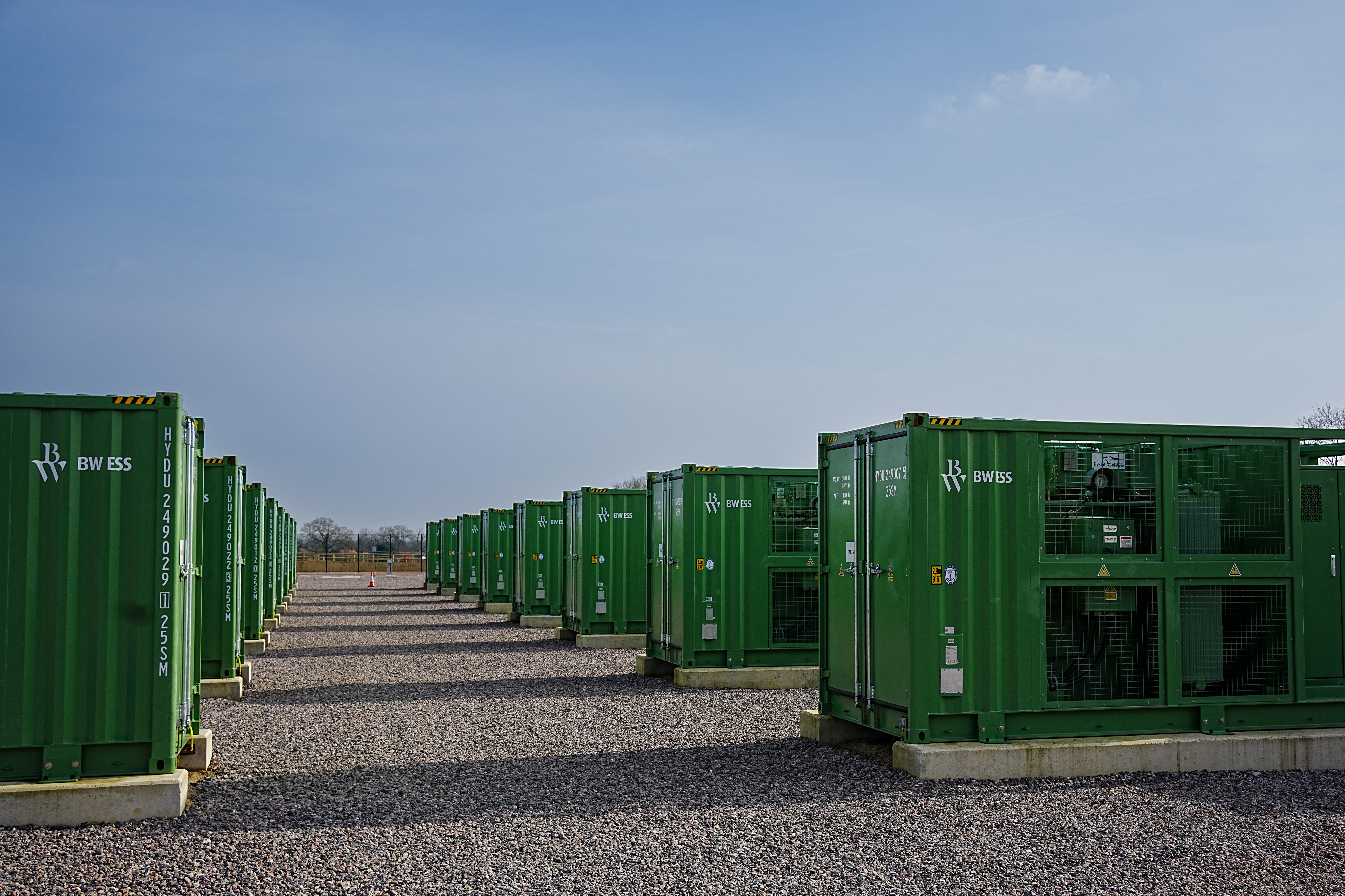 Fælles investering i britisk batterilagringsanlæg