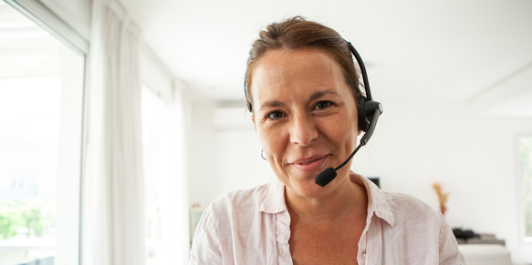 Kvinde med headset